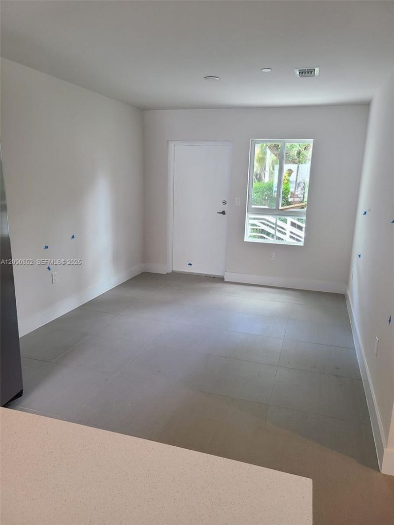 2555 NE 193 St , Unit 2114, Miami, FL 33180 Photo