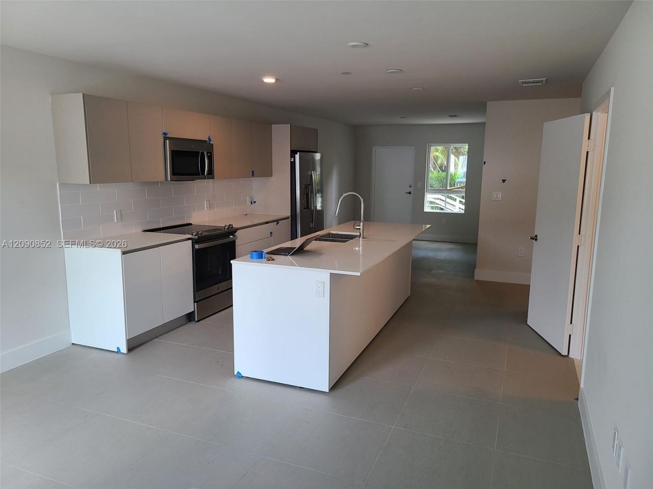 2555 NE 193 St , Unit 2114, Miami, FL 33180 Photo
