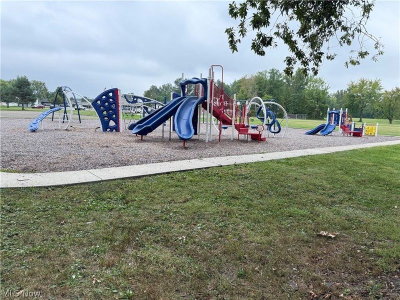 202 Connecticut Drive, Unit 202, Elyria, OH 44035 Photo 14