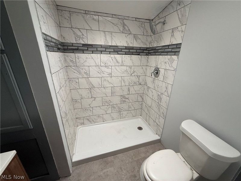 202 Connecticut Drive, Unit 202, Elyria, OH 44035 Photo 9