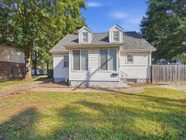 1112 West Avenue , Normal, IL 61761