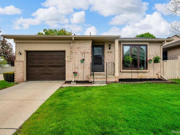 29454 Scarborough Drive , Warren, Mi 48088