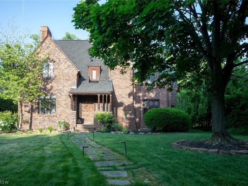 2677 Belvoir Boulevard, Shaker Heights, OH 44122 Photo 3
