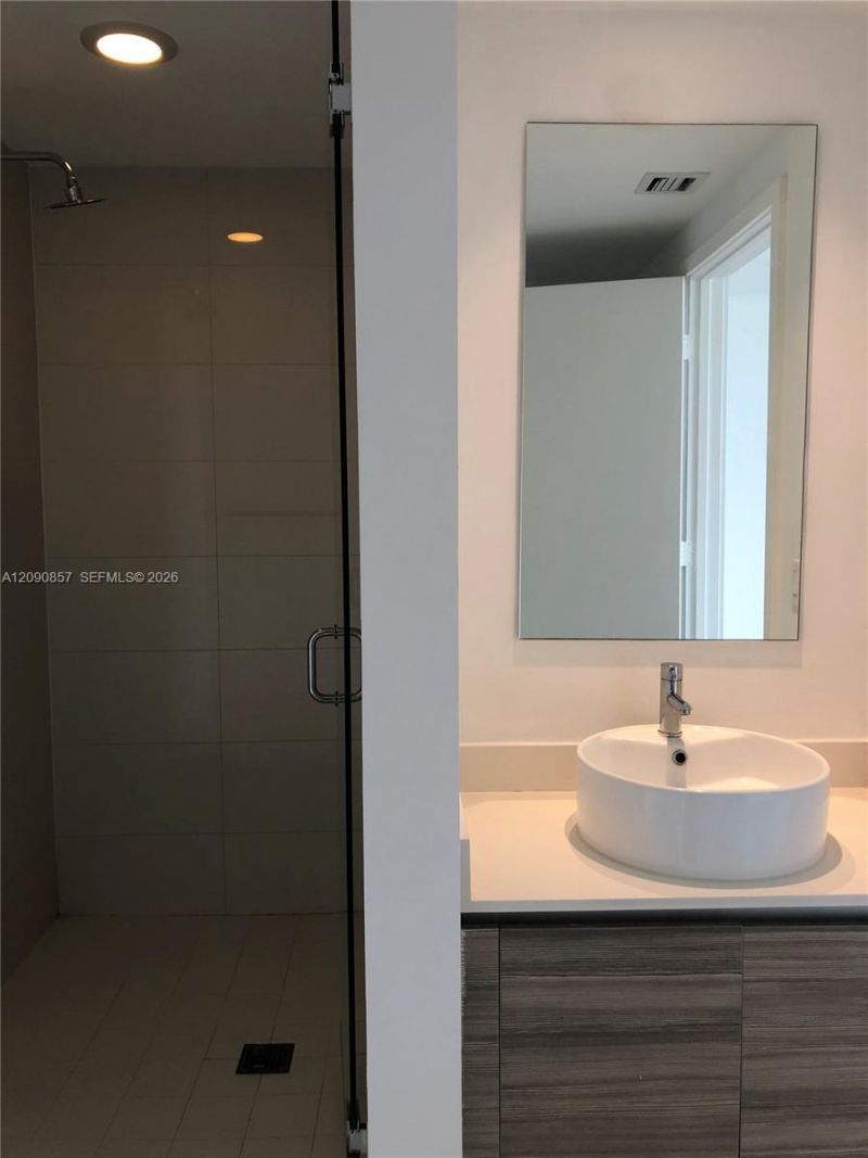 121 NE 34 St , Unit 1515, Miami, FL 33137 Photo