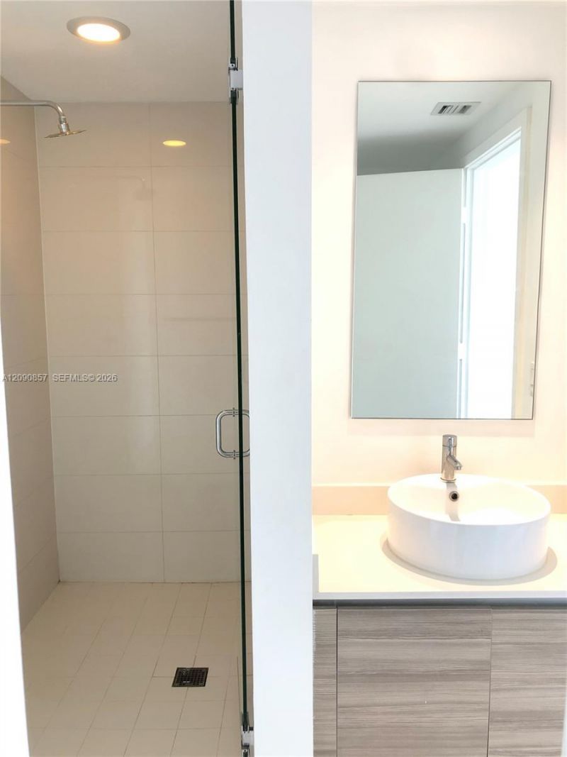 121 NE 34 St , Unit 1515, Miami, FL 33137 Photo