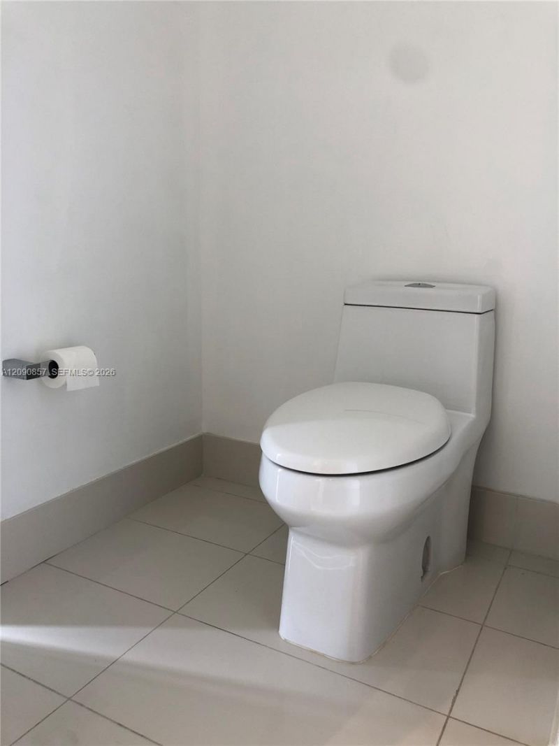 121 NE 34 St , Unit 1515, Miami, FL 33137 Photo
