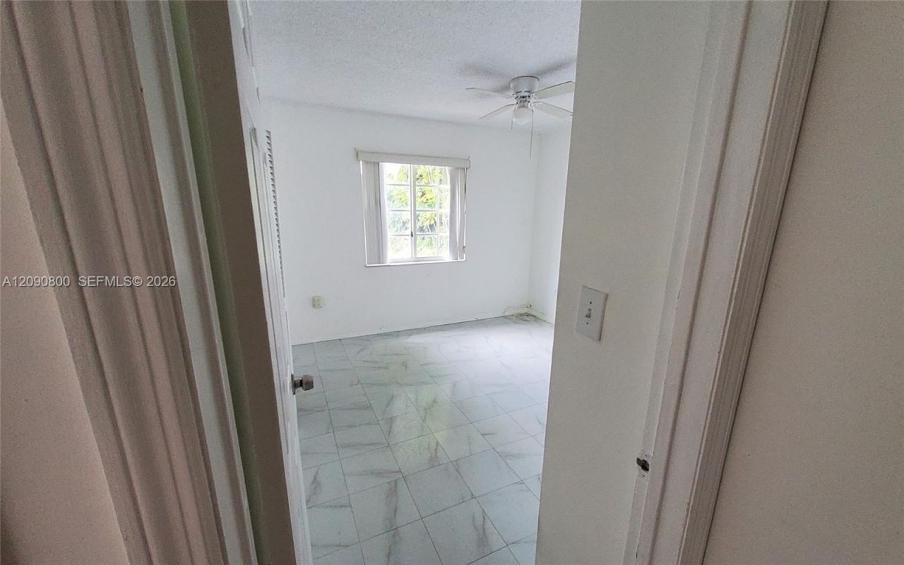 5810 W 18th Ln, Unit 101, Hialeah, FL 33012 Photo