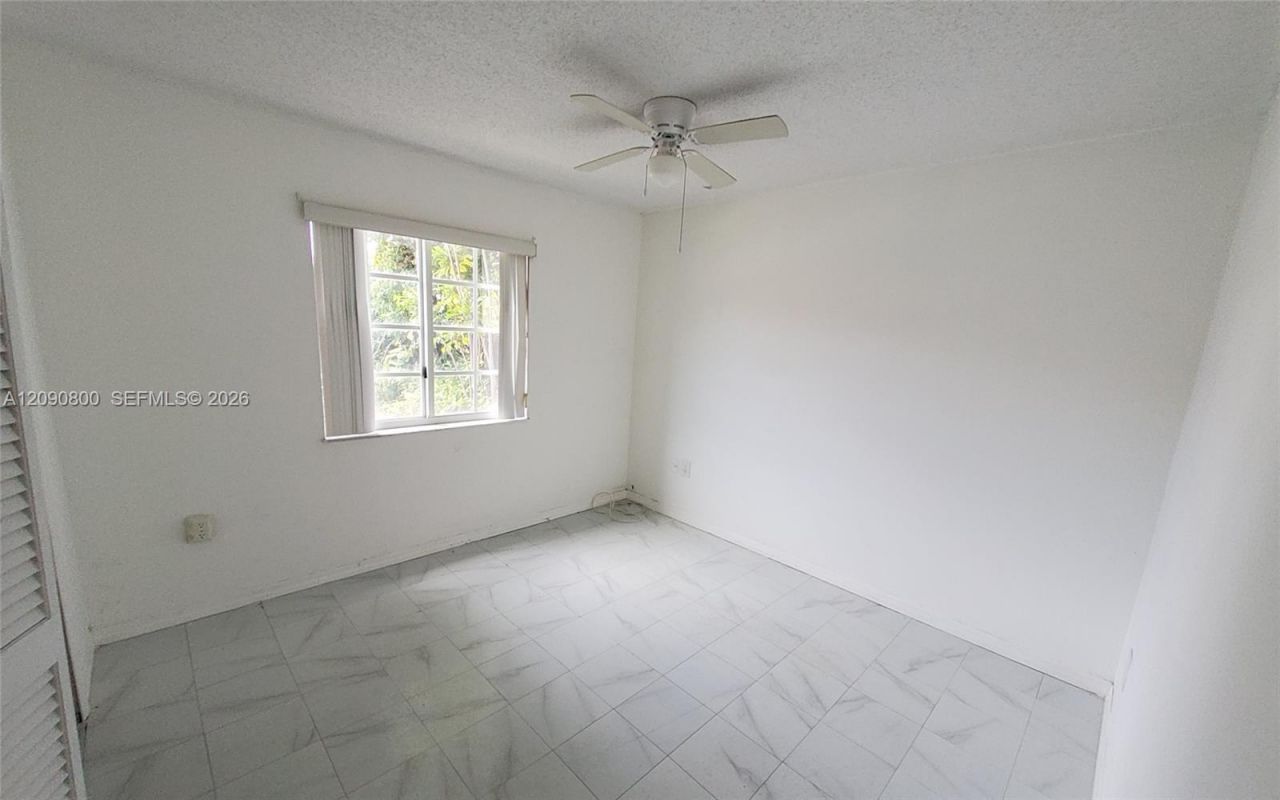 5810 W 18th Ln, Unit 101, Hialeah, FL 33012 Photo