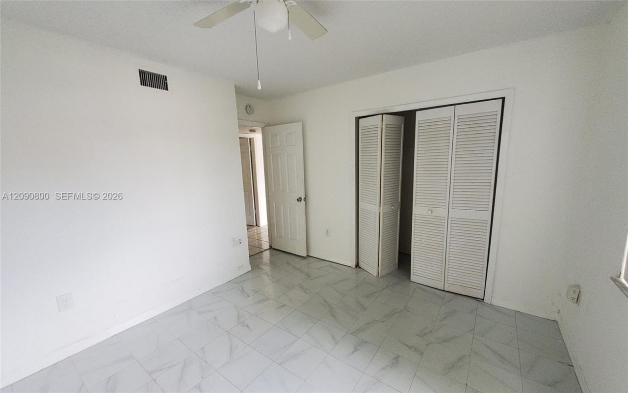 5810 W 18th Ln, Unit 101, Hialeah, FL 33012 Photo