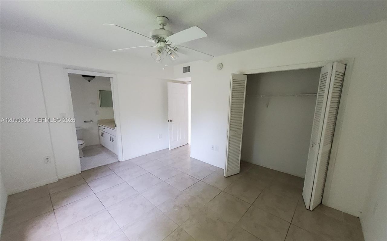 5810 W 18th Ln, Unit 101, Hialeah, FL 33012 Photo