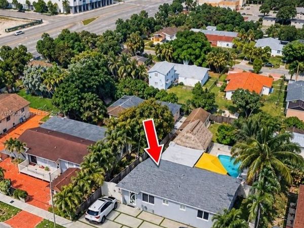 10665 SW 6 St , Miami, FL 33174