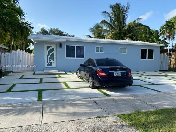 10665 SW 6 St , Miami, FL 33174