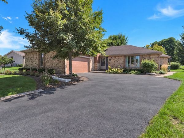 14 Timberline Court , Lemont, IL 60439