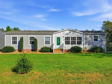 1385 WALTONS STORE RD, Louisa, VA 23093