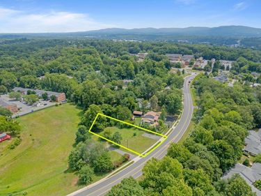 2541 BARRACKS RD , Charlottesville, VA 22901