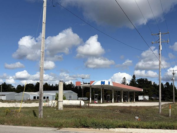 6130 W US HWY 2 Highway, Manistique Twp, MI 49854