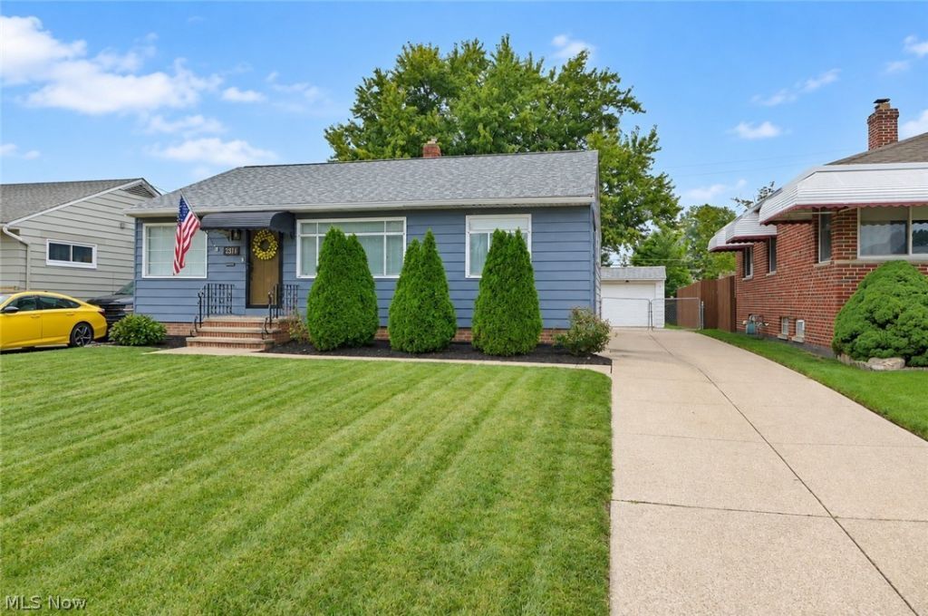 2318 Lincoln Avenue, Parma, OH 44134 Main Photo