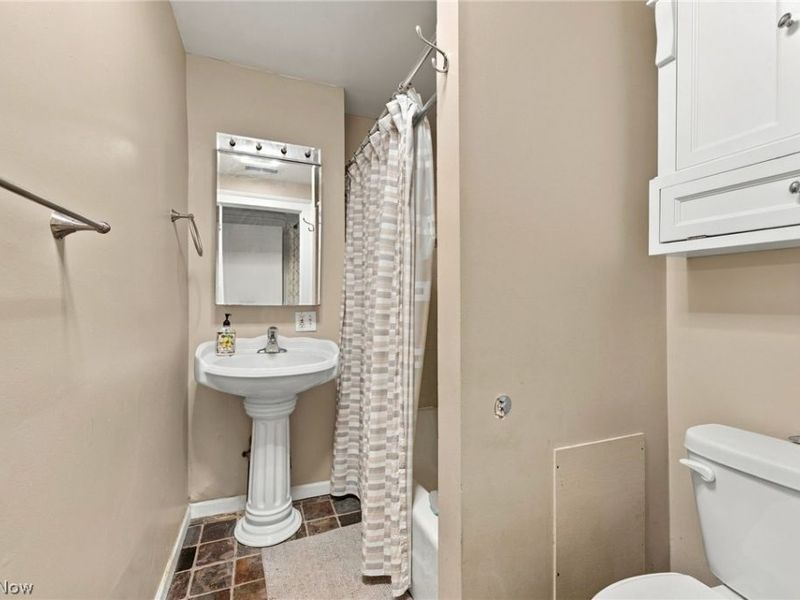 2469 Overlook Road, Unit 7, Cleveland Heights, OH 44106 Photo 14