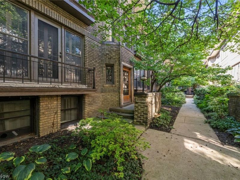 2469 Overlook Road, Unit 7, Cleveland Heights, OH 44106 Photo 16