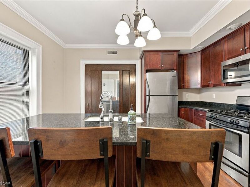 2469 Overlook Road, Unit 7, Cleveland Heights, OH 44106 Photo 5