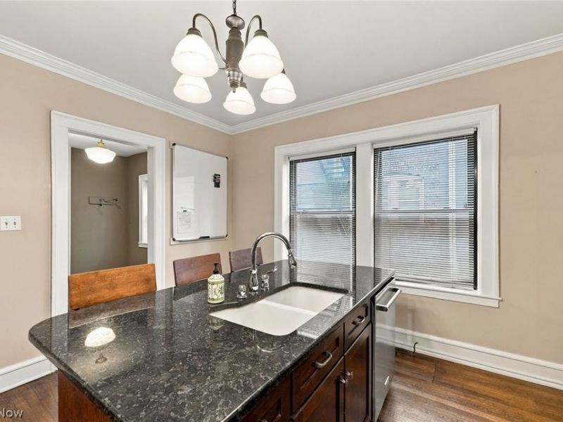 2469 Overlook Road, Unit 7, Cleveland Heights, OH 44106 Photo 6