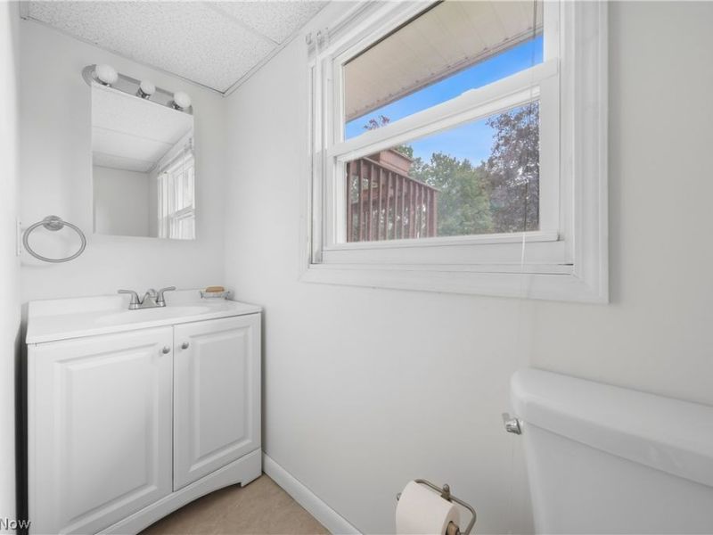 3707 Dauphin Drive NE, Canton, OH 44721 Photo 23
