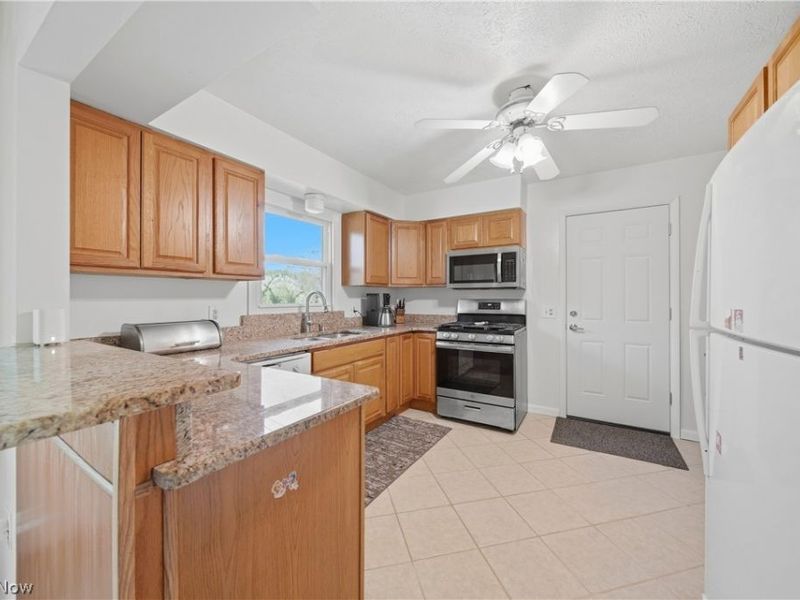 3707 Dauphin Drive NE, Canton, OH 44721 Photo 7