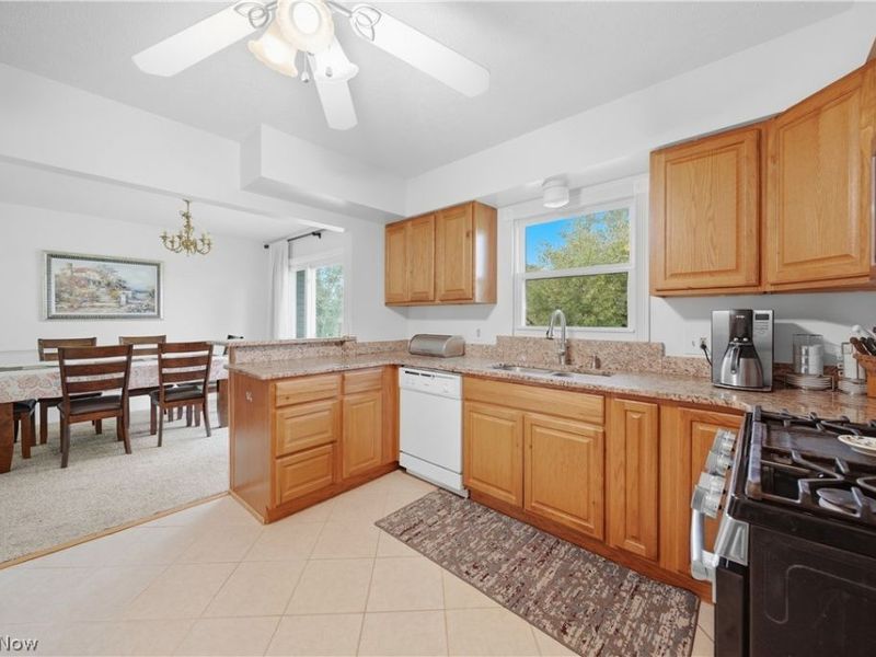 3707 Dauphin Drive NE, Canton, OH 44721 Photo 8