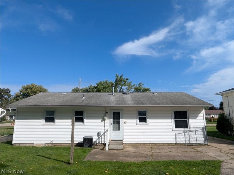 7502 Goldenrod Drive, Mentor on the Lake, OH 44060 Photo 7