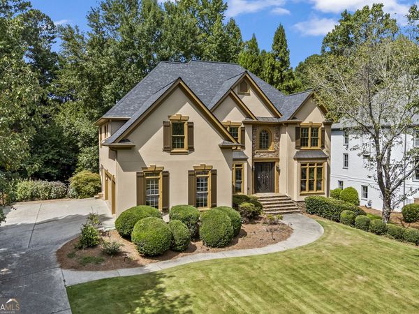 5545 Stoneleigh Drive, Suwanee, GA 30024