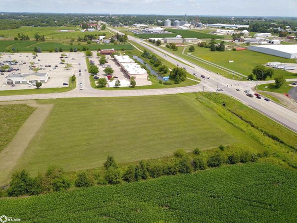 610 Industrial Avenue, Grinnell, IA 50112