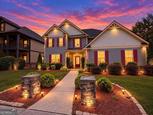 622 Mallard Cove, Loganville, GA 30052