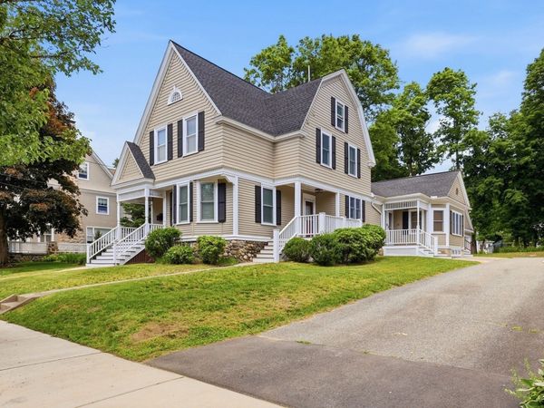 10 Wolcott Ave, Andover, MA 01810