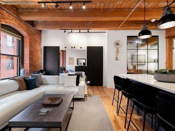 21 Wormwood St, Unit 422, Boston, MA 02210