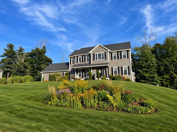 4 Meredith Way, Sturbridge, MA 01518