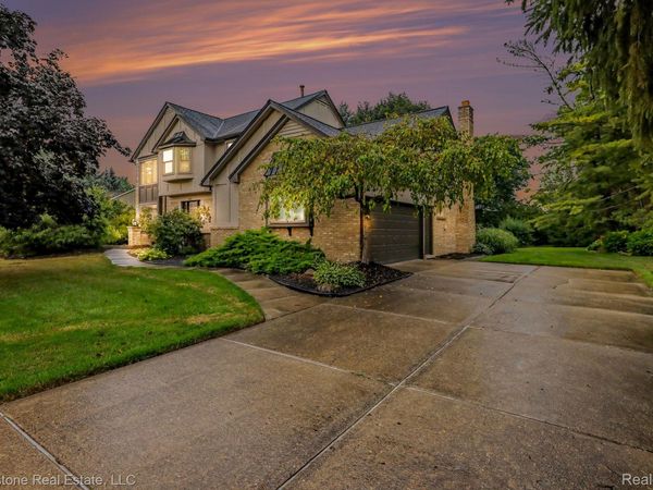 869 Timberline Drive , Rochester Hills, Mi 48309