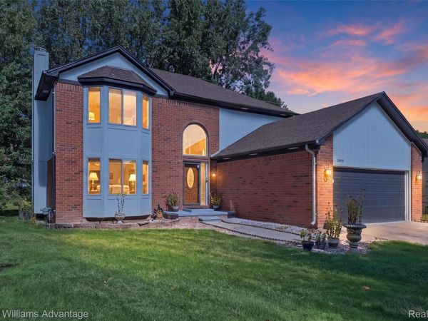 21019 Birchwood Lane, Macomb Township, Mi 48044