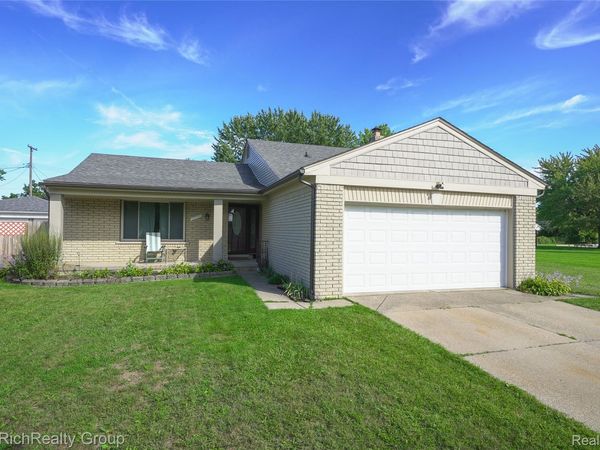30350 Quinkert Street, Roseville, Mi 48066