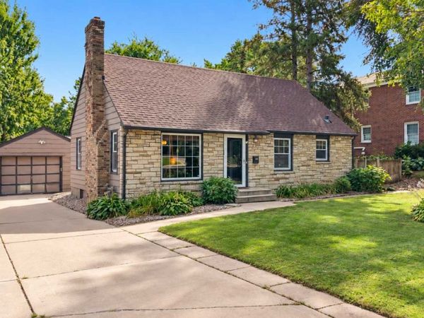 1784 Pascal Street , Falcon Heights, MN 55113