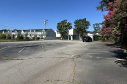 715 N Main Street  photo 4