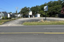 715 N Main Street  photo 4