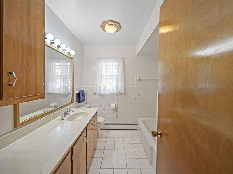6599 Charles Road , Westerville, OH 43082 Photo 25