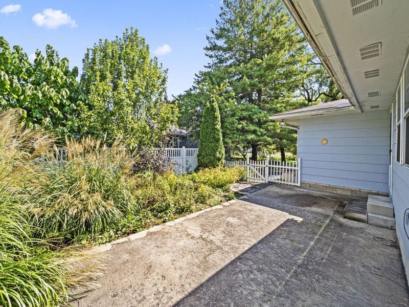 6599 Charles Road , Westerville, OH 43082 Photo 39