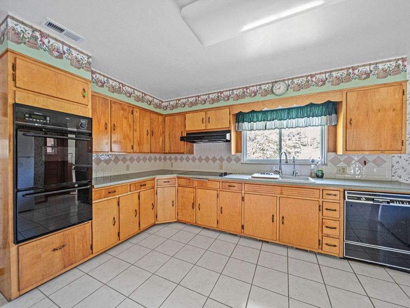 6599 Charles Road , Westerville, OH 43082 Photo 9