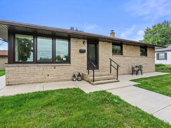 3553 E Bottsford AVENUE, Cudahy, WI 53110