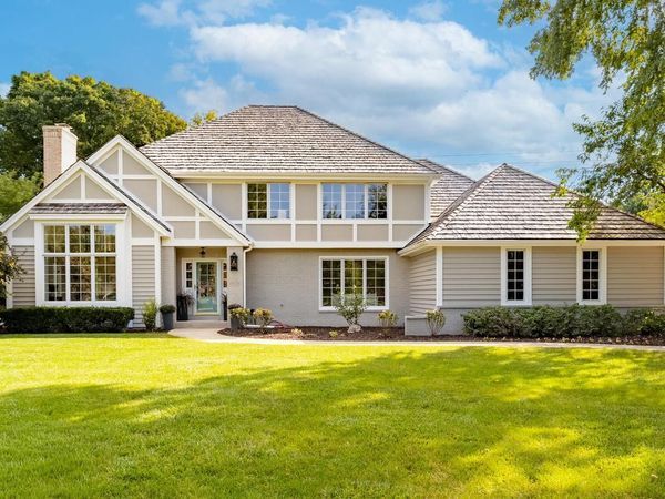 11528 N Settlement DRIVE, Mequon, WI 53092