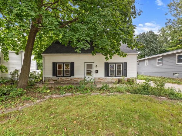 1110 S 123rd STREET, West Allis, WI 53214