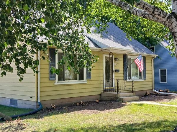 1104 6th AVENUE, Grafton, WI 53024