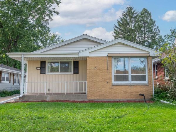 2533 N 113th STREET, Wauwatosa, WI 53226