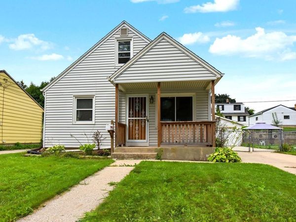 8048 W Herbert AVENUE, Milwaukee, WI 53218